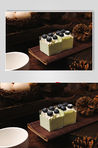 简约鸡蛋蓝莓蛋糕甜品美食摄影图片