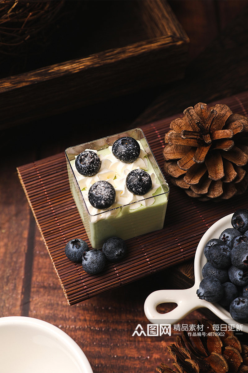 极简蓝莓蛋糕甜品美食摄影图片素材