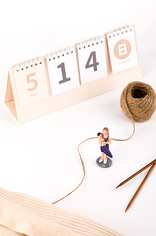 简洁大气白色背景日历母亲节物品摄影图片-众图网