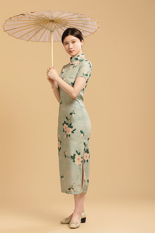 中国风女神节优雅旗袍淑女人物摄影图片
