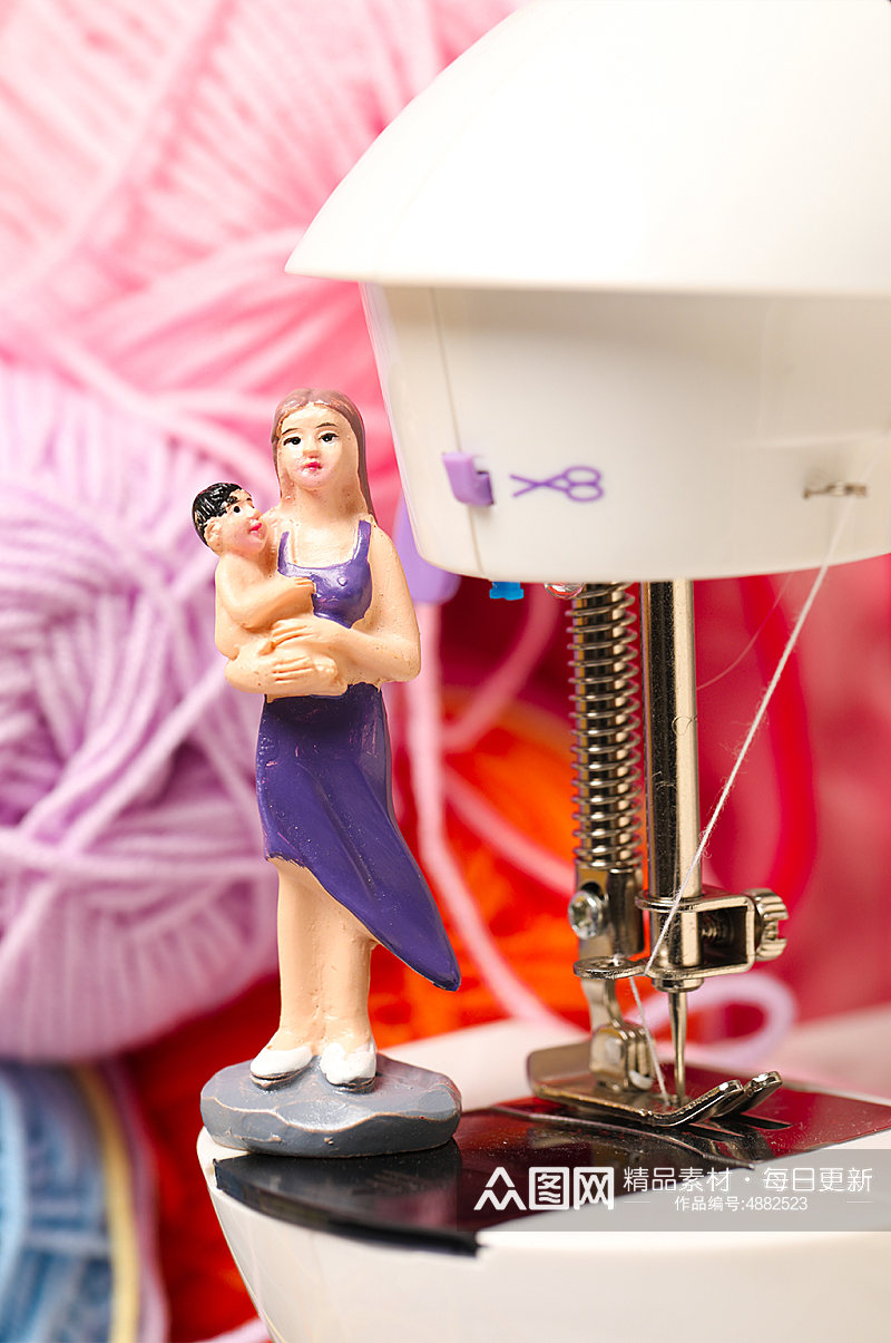 小清新风娃娃缝纫机线团母亲节物品摄影图片素材