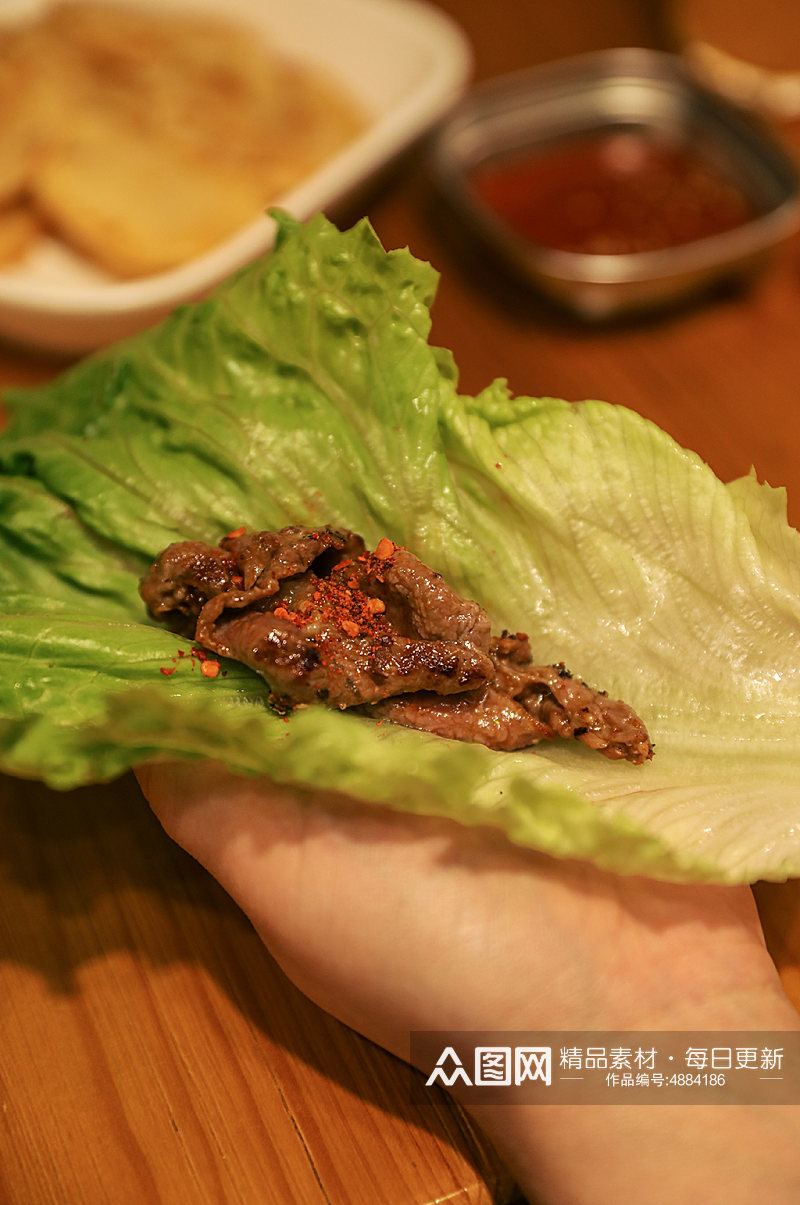 生菜包肉烤肉食物美食摄影图片素材