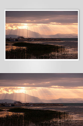 湿地天空云朵阳光投射草地湖泊摄影图片