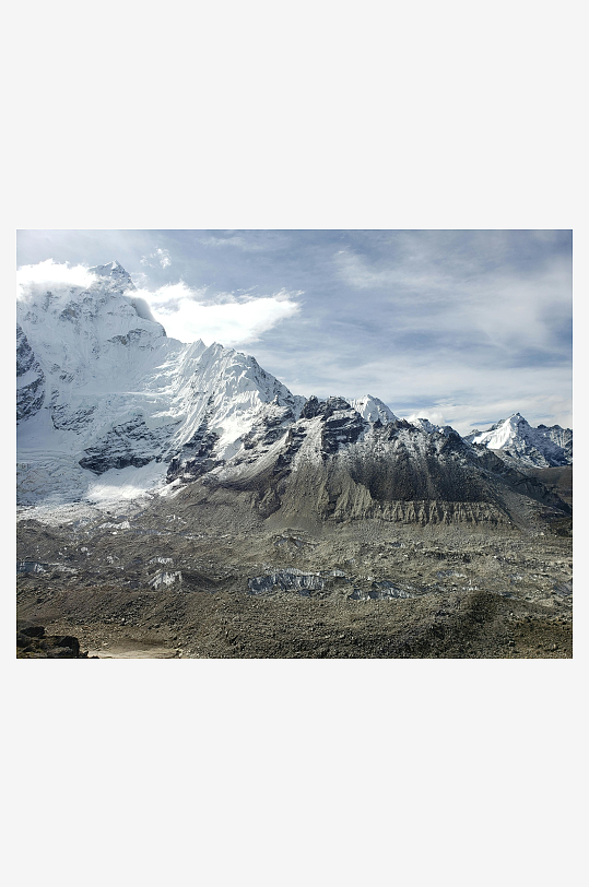 山峰高山峻岭险峻山峰烟雾山脉白云蓝天-众图网