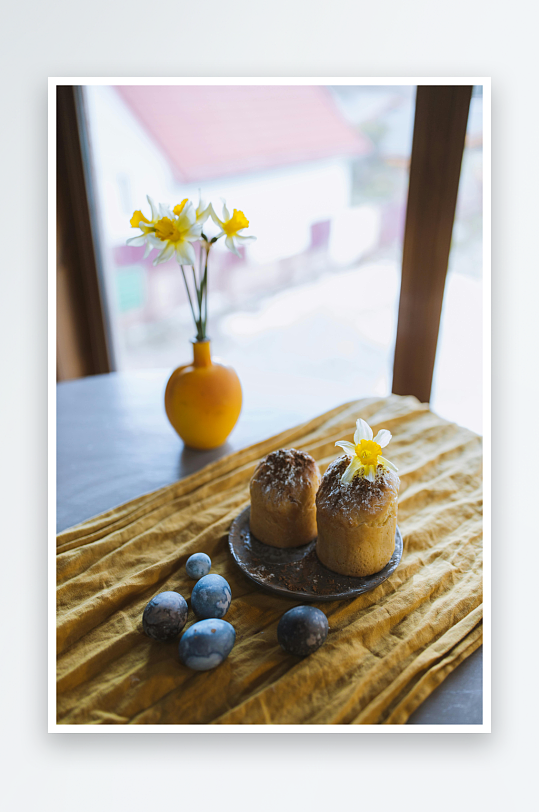 花瓶彩蛋鲜花花朵红蛋白蛋绿叶鲜花美陈-众图网