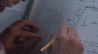 实拍企业宣传工作画图纸视频-众图网