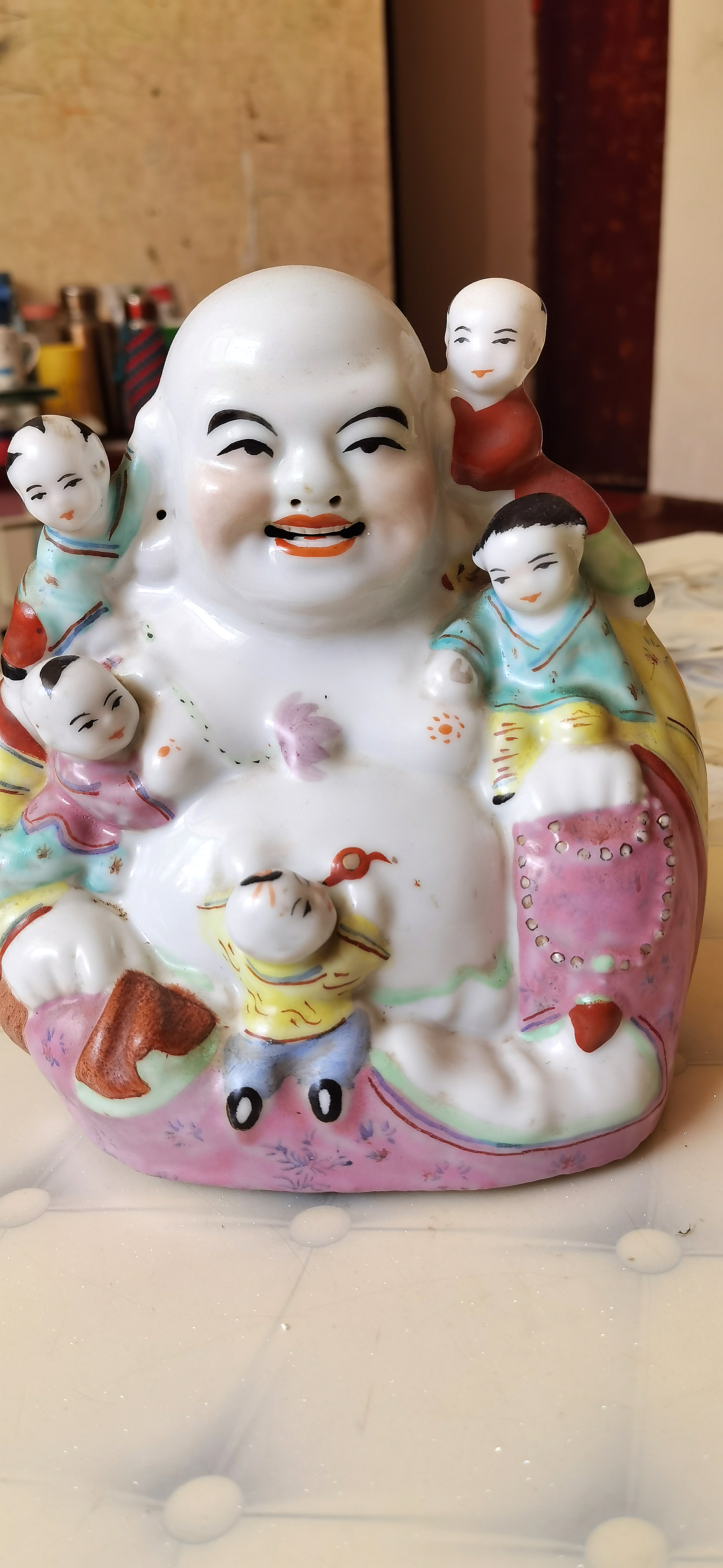 微笑的弥勒佛陶瓷摆件素材