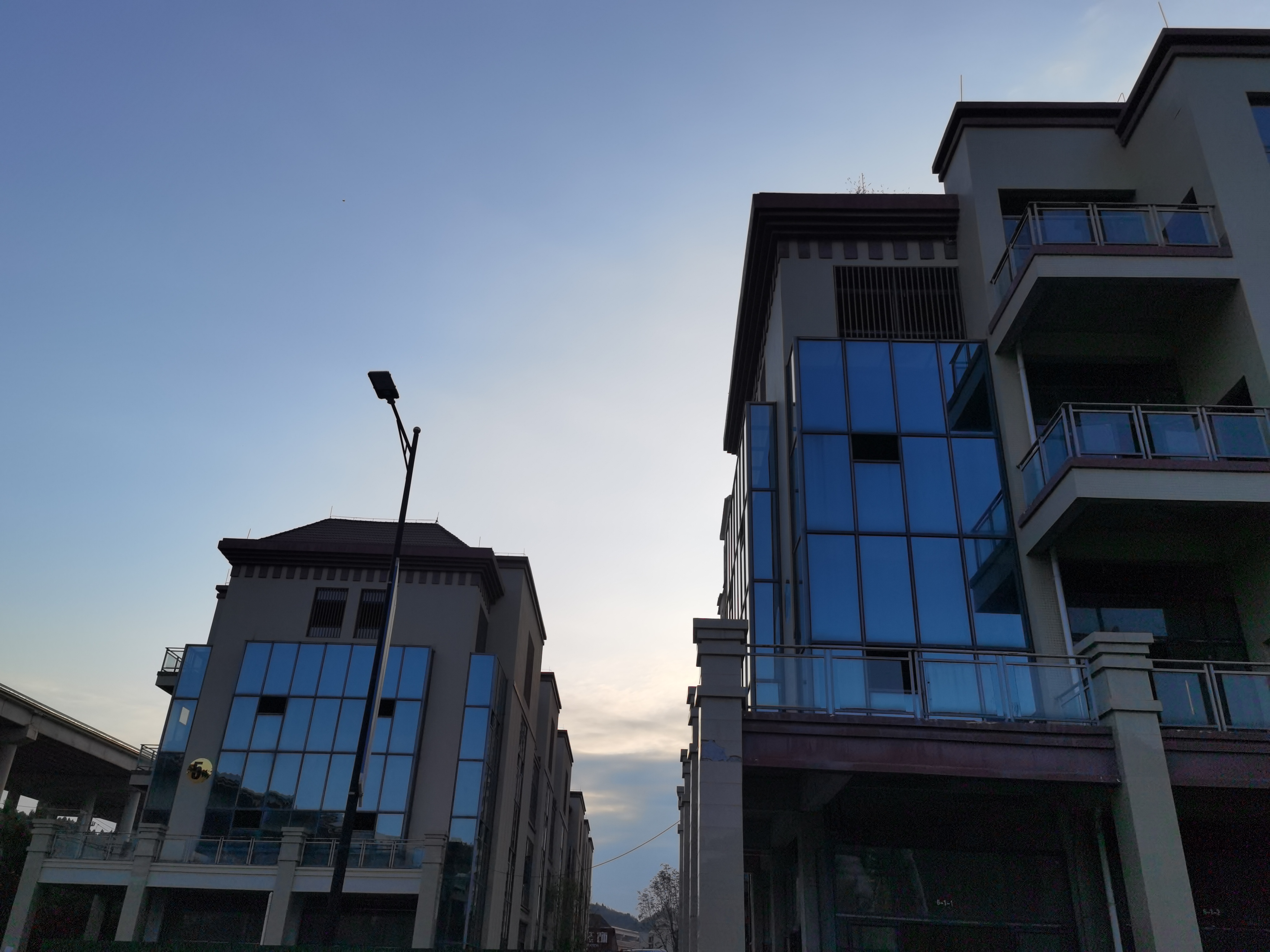 黄昏时分城市建筑素材