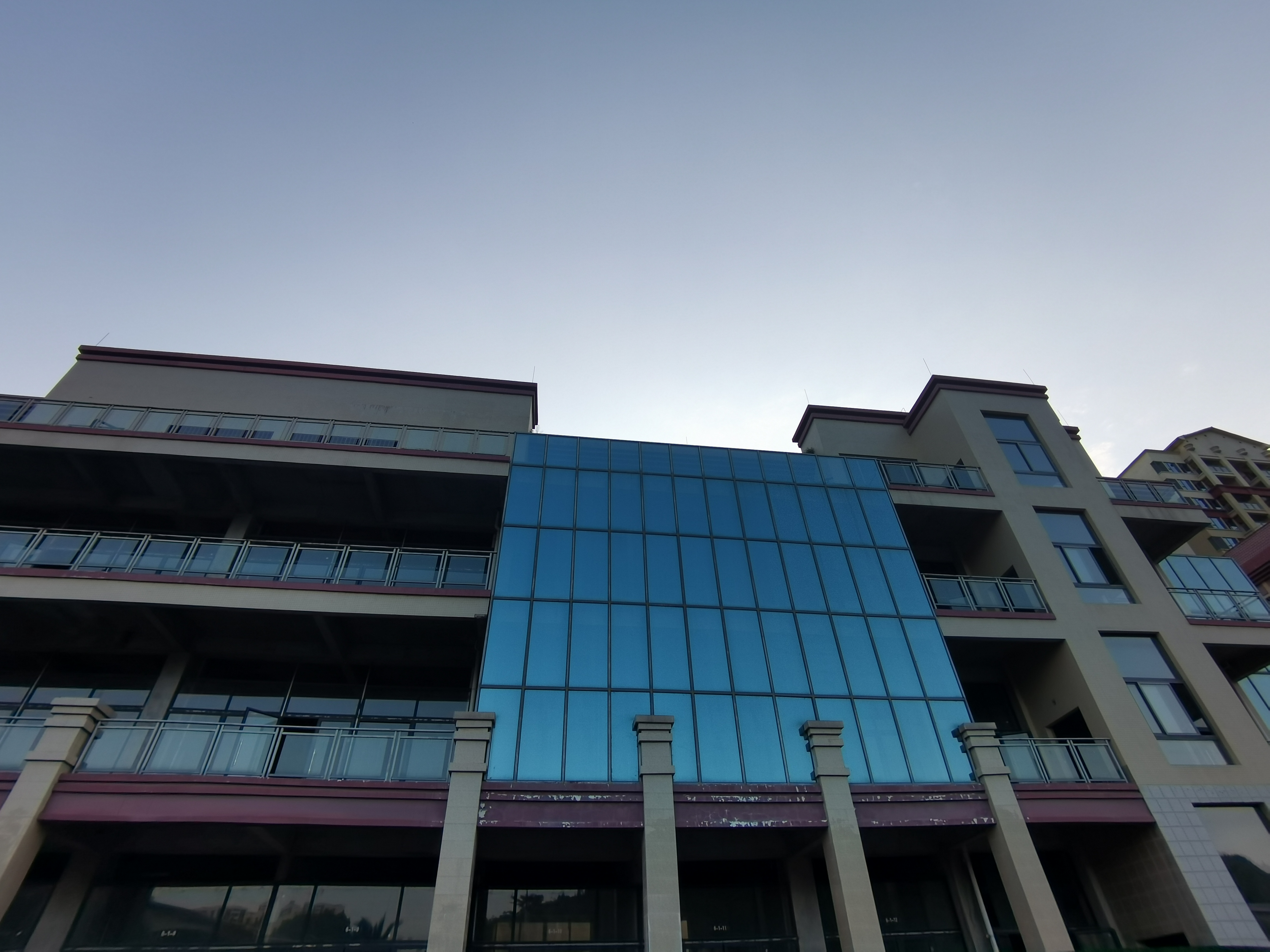 傍晚时分的城市建筑素材