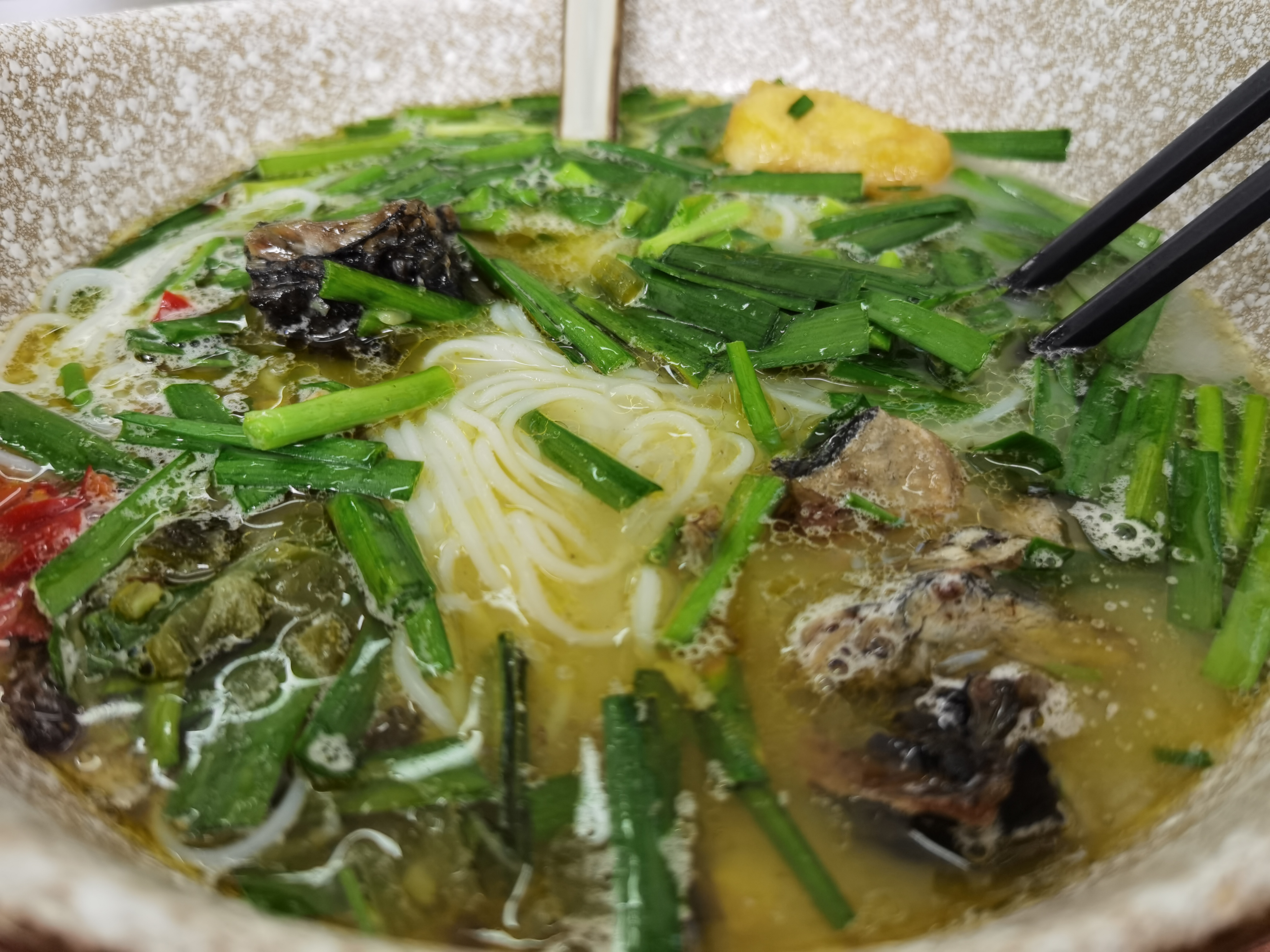 美味营养乌鸡米线素材