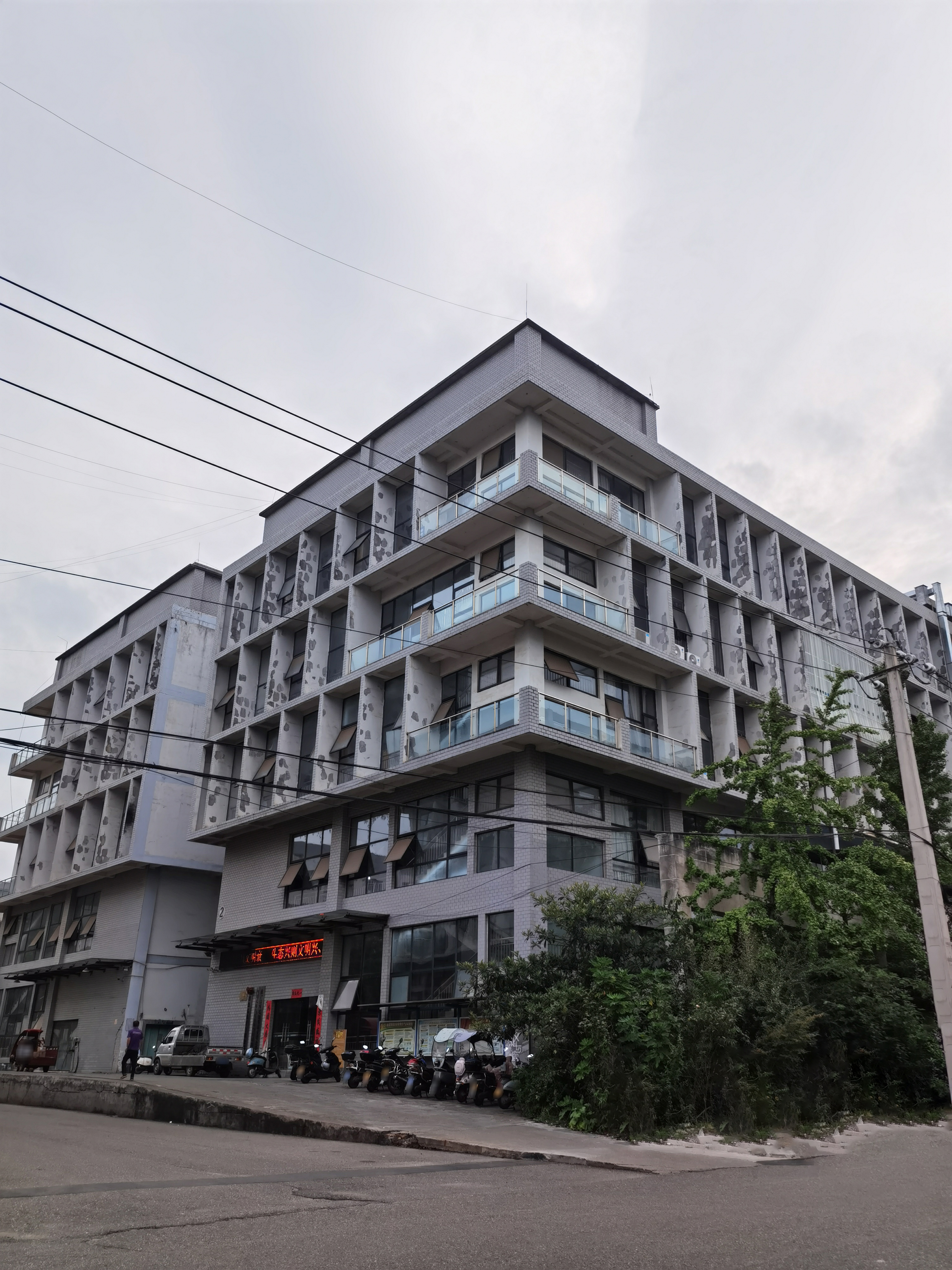 城市耸立的高层建筑素材