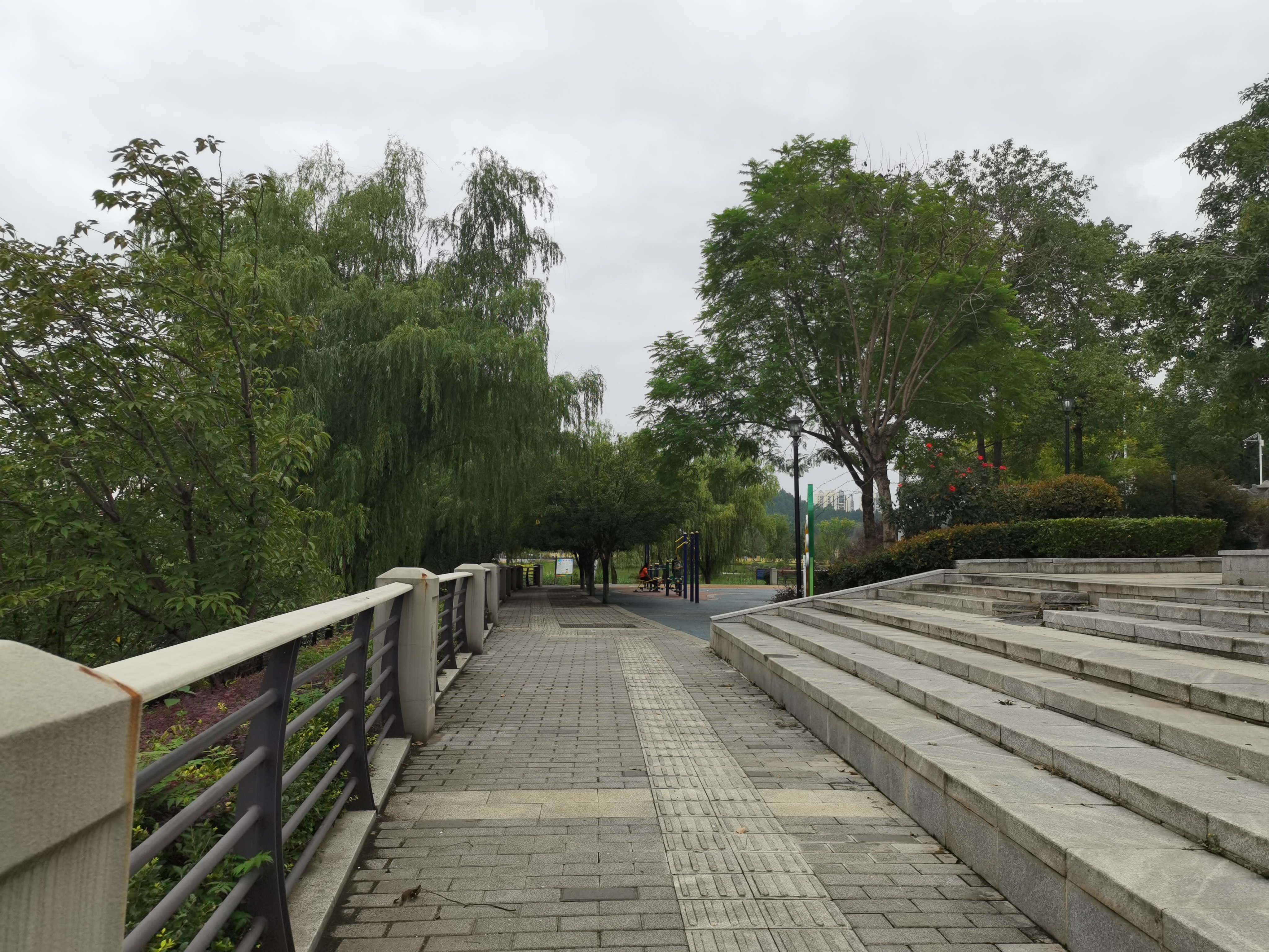 小城休闲宜居环境素材