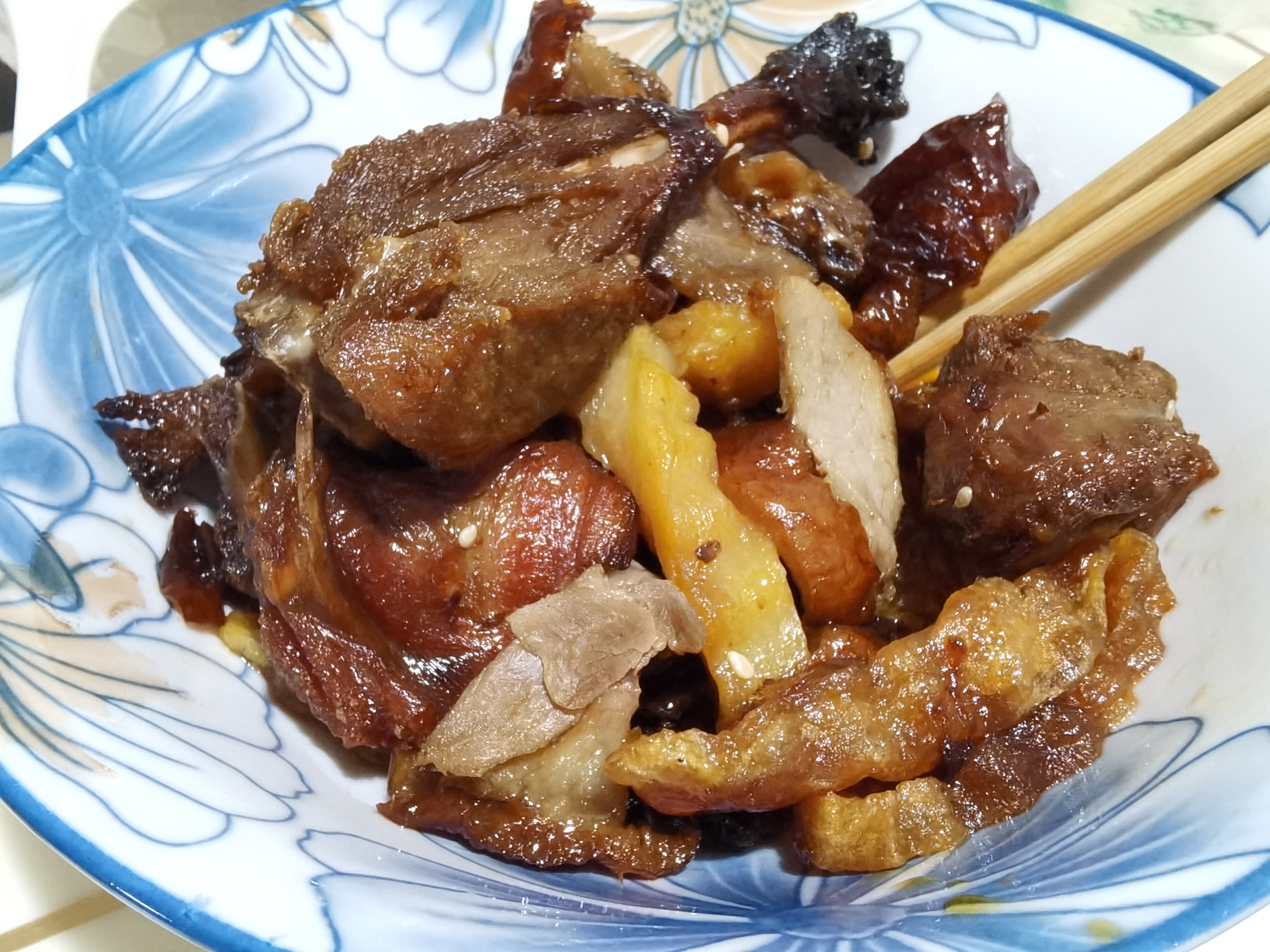 碗里的美味香酥烤鸭素材