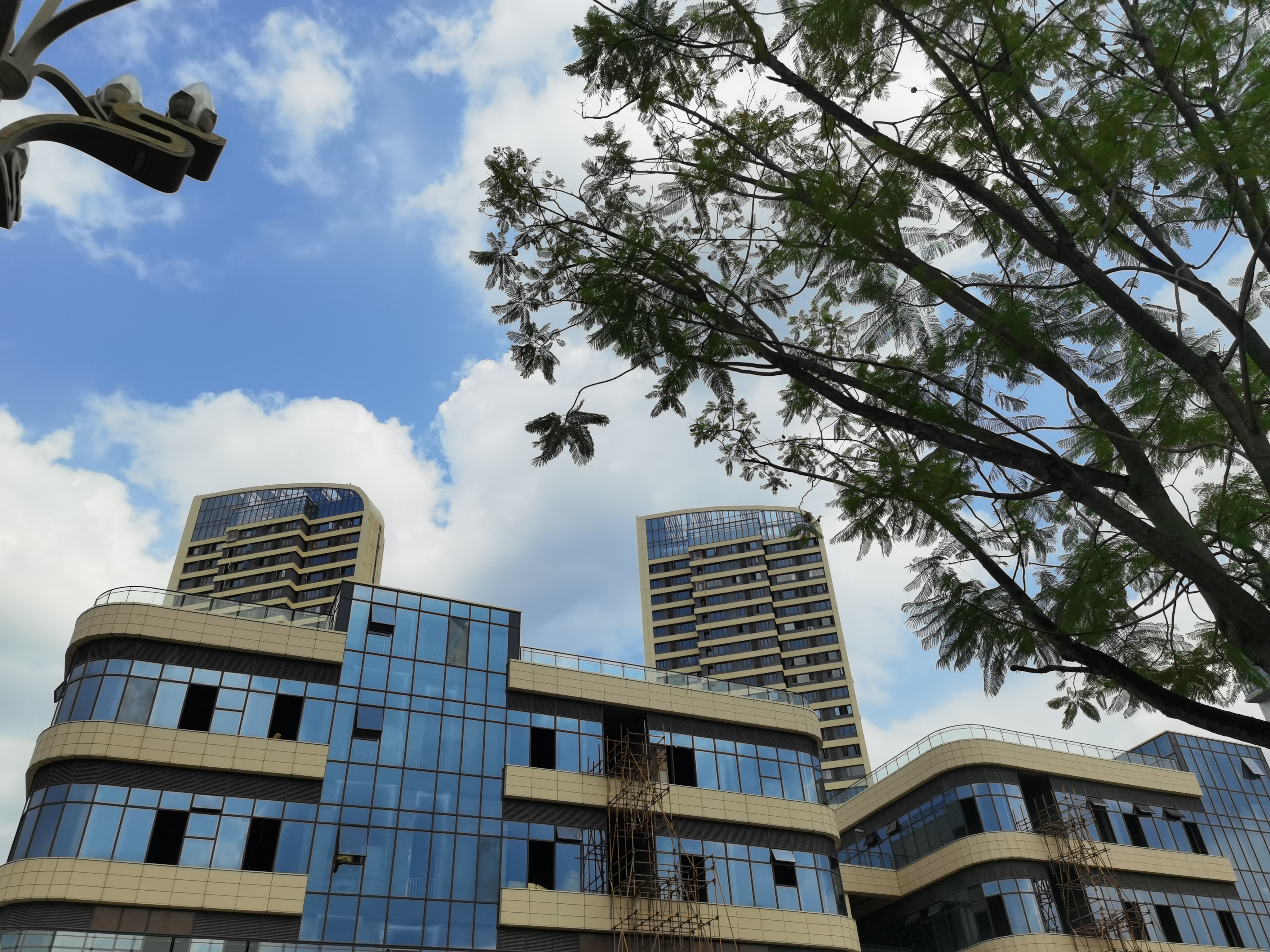 现代玻璃幕墙的城市建筑素材
