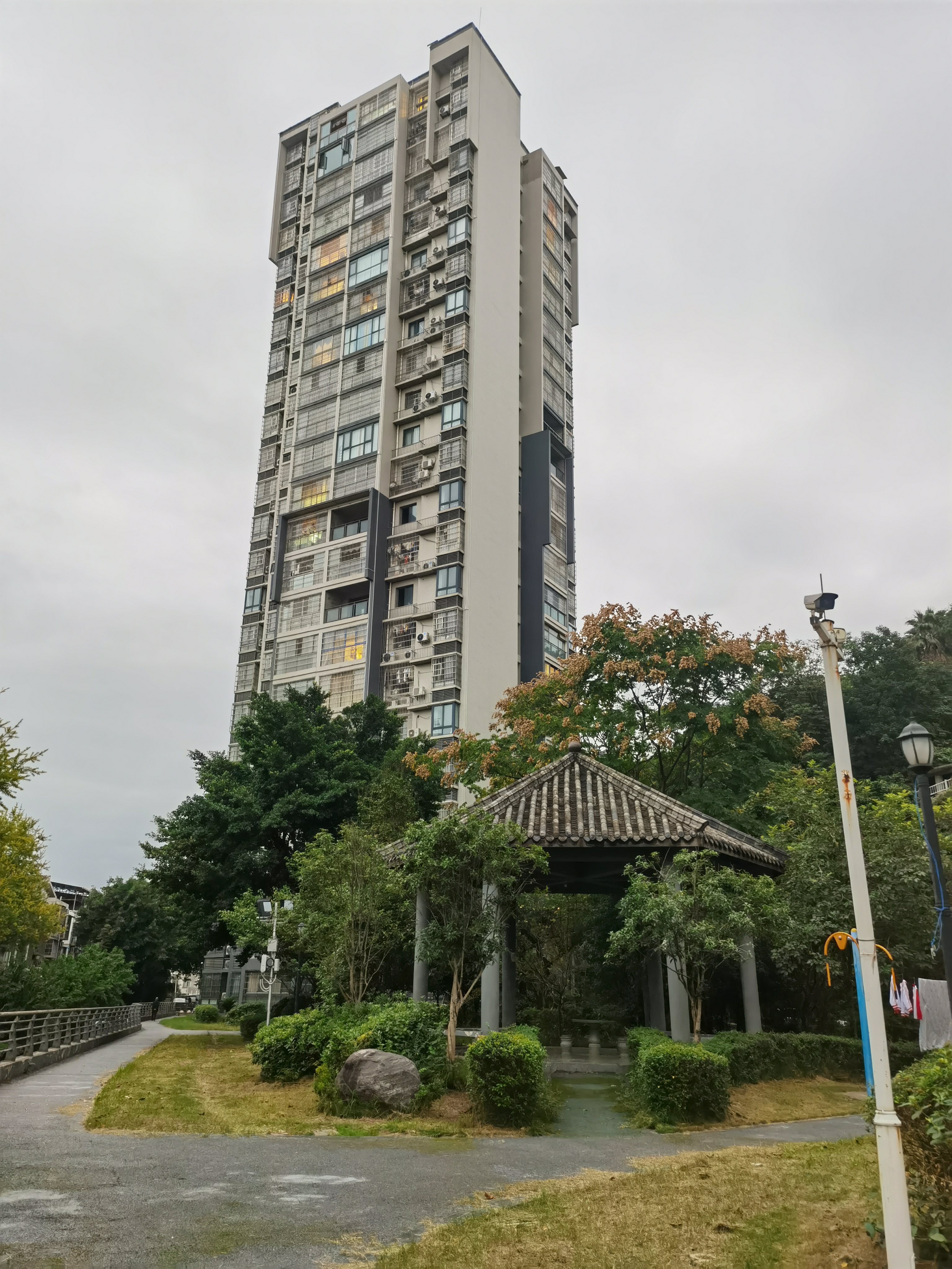 社区建筑与绿植环境素材