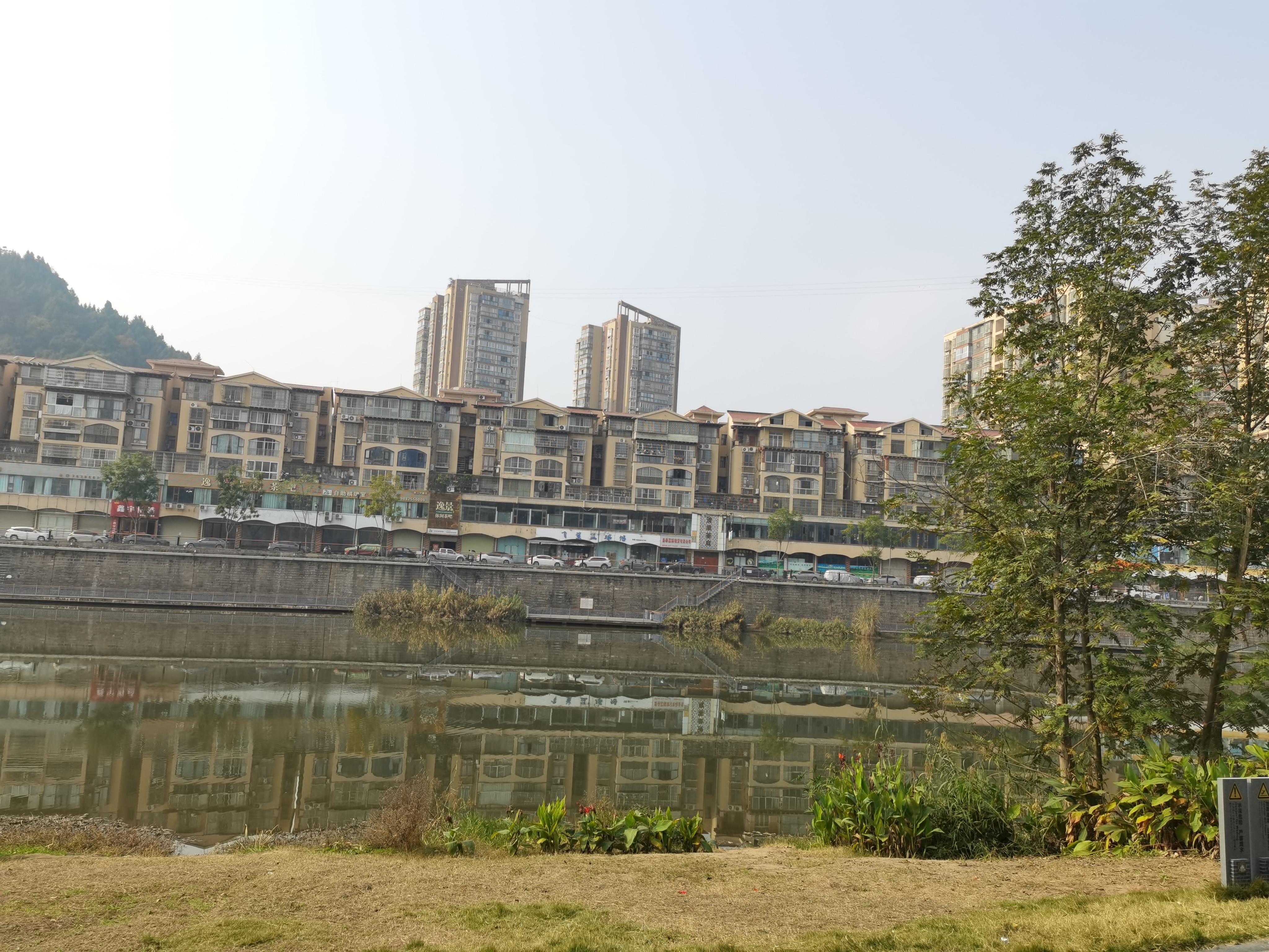 休闲舒适河畔风光素材