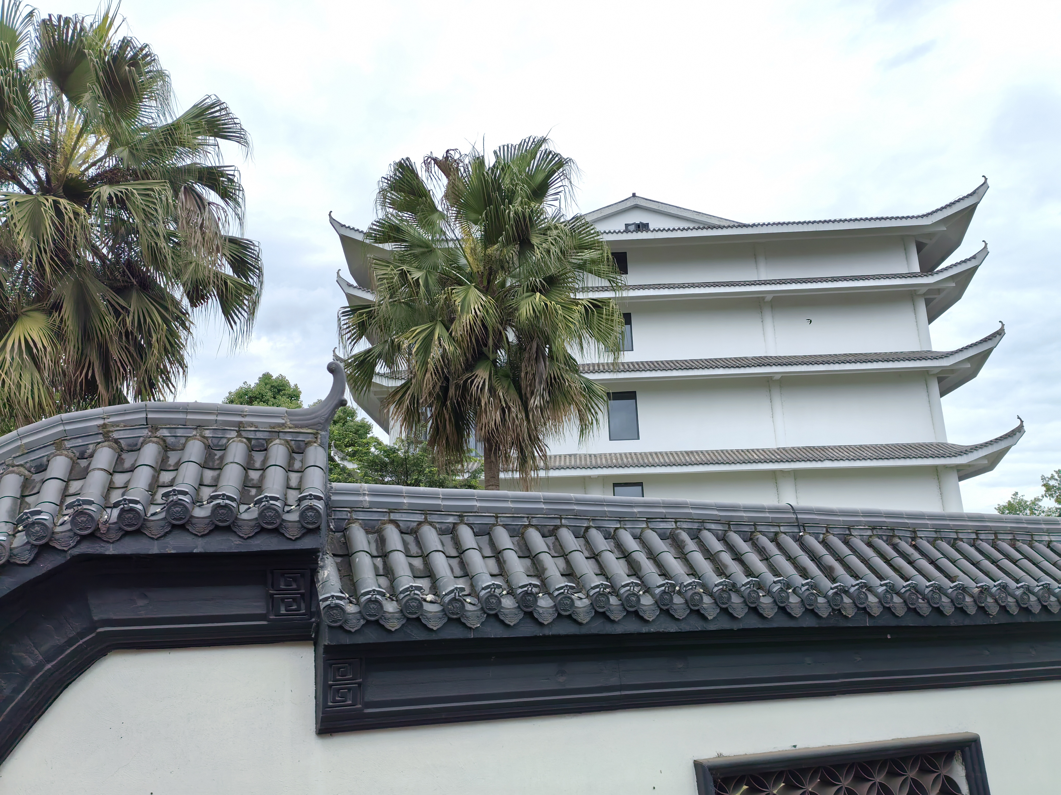 古朴简约建筑外观一角素材