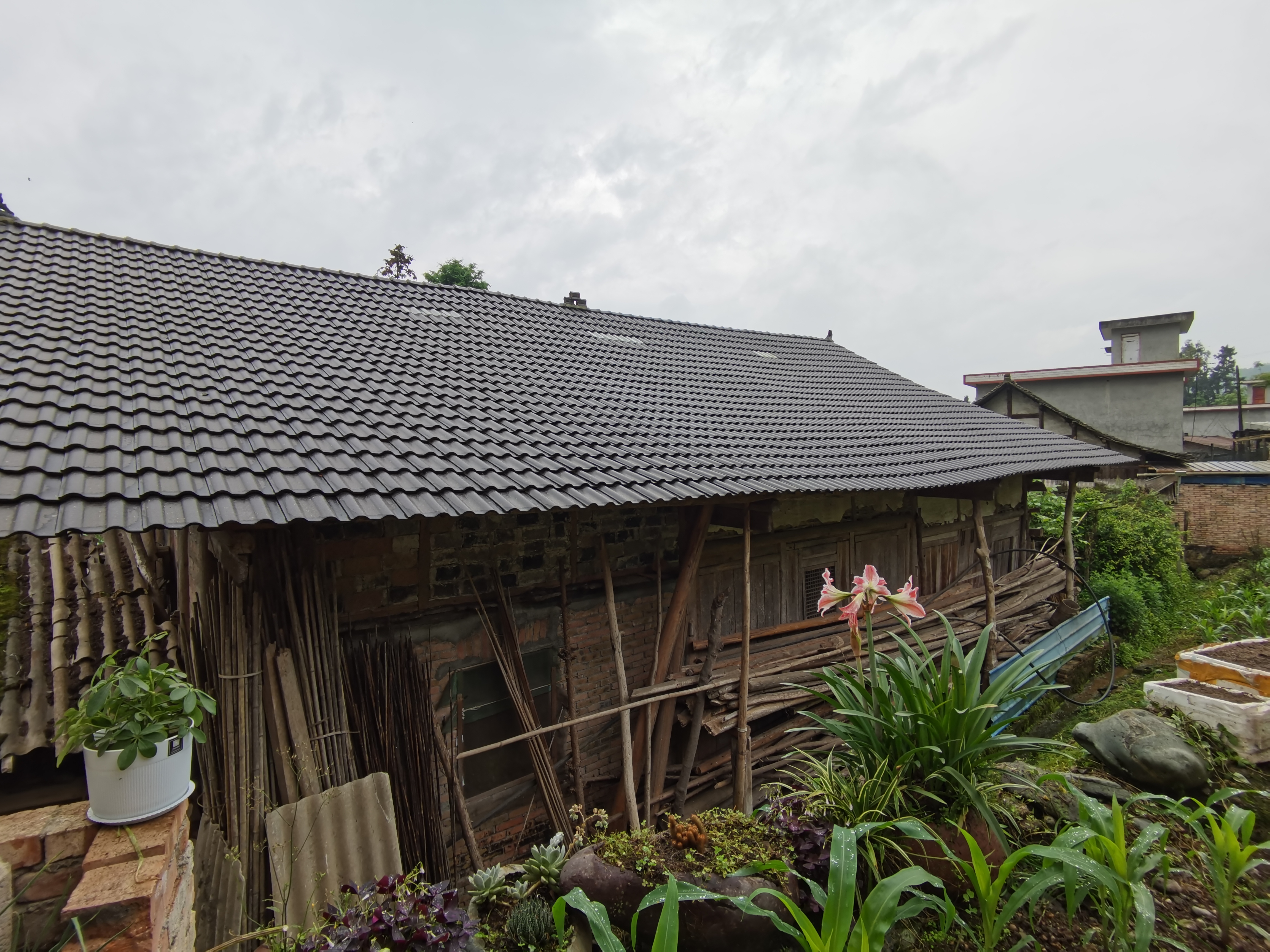 农家瓦屋建筑一角素材