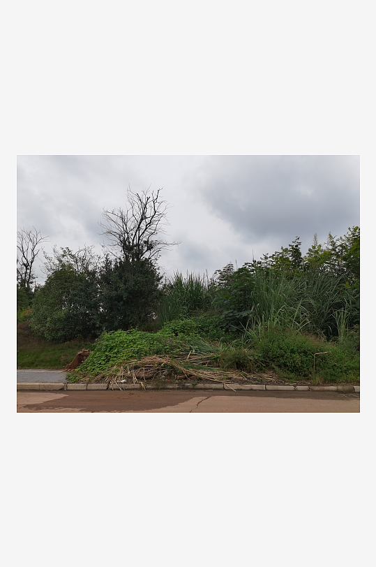 灰暗天空下的城郊风光-众图网