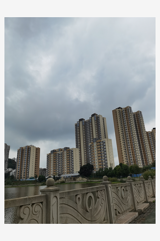 城市高层建筑外观-众图网