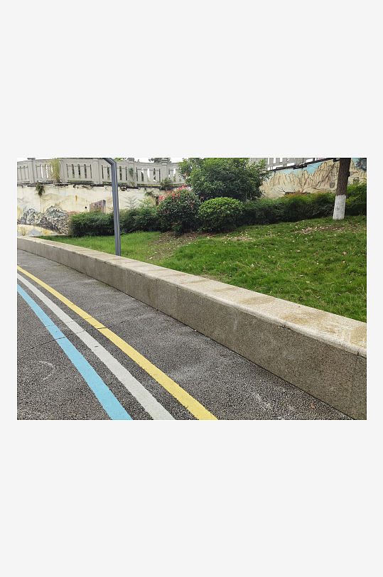 城市公园里的休闲步道-众图网