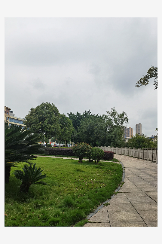 城市公园里的休闲场所-众图网