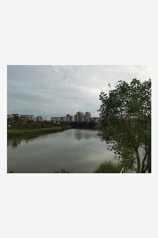 城市公园里的休闲场所-众图网