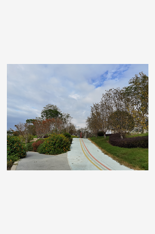 城市公园里的休闲场所-众图网