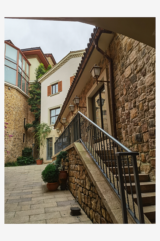 休闲城市建筑一角-众图网