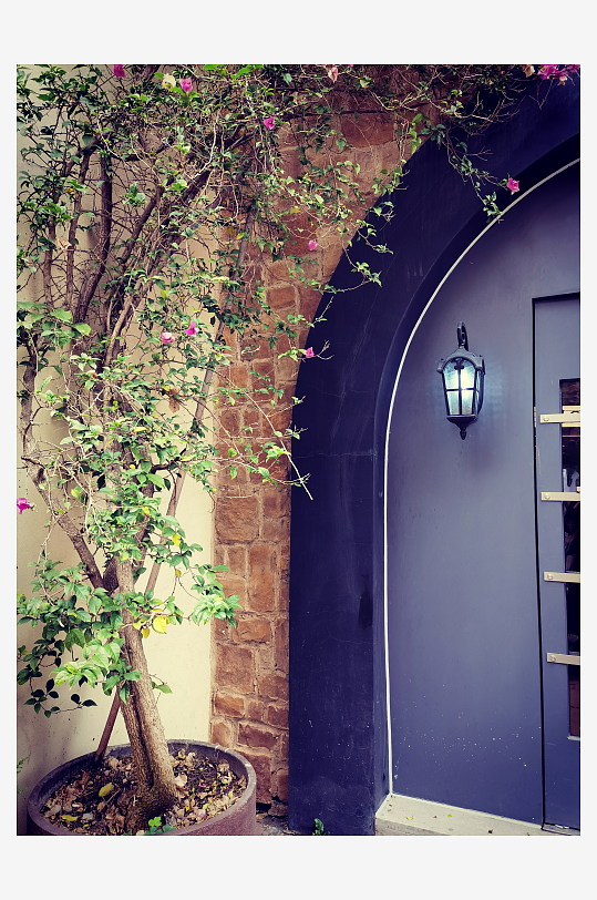 休闲城市建筑一角-众图网