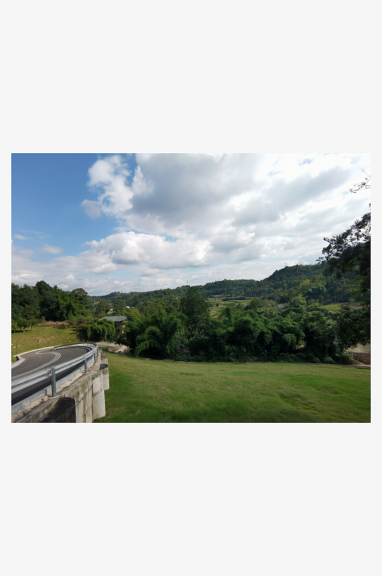 绿植环绕的森林公园美景-众图网