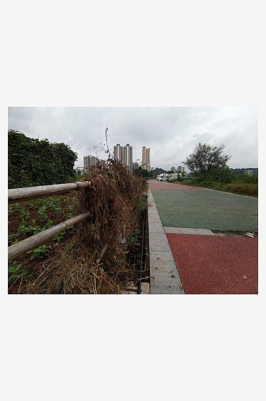 城郊萧条荒芜环境-众图网