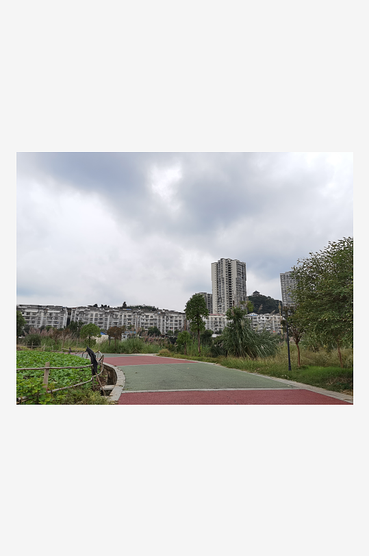 城郊人烟稀少的生活环境-众图网