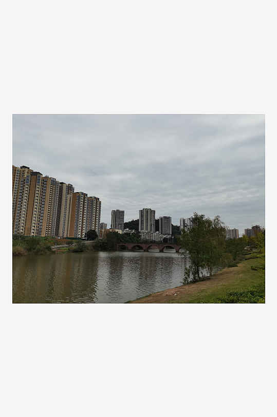 绿意盎然的休闲户外-众图网