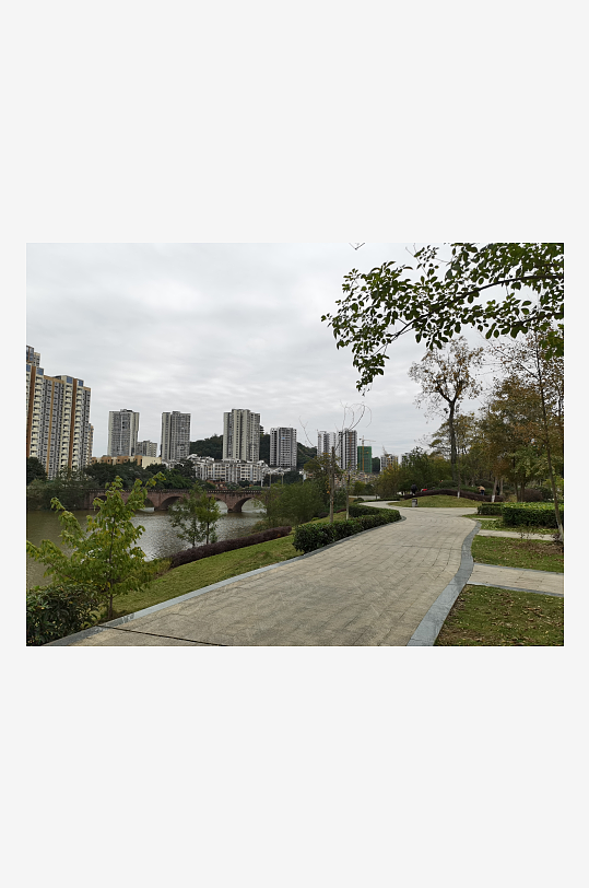 舒适悠闲的城市公园-众图网