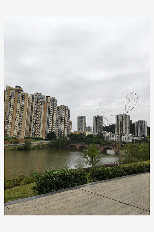 舒适悠闲的城市公园-众图网