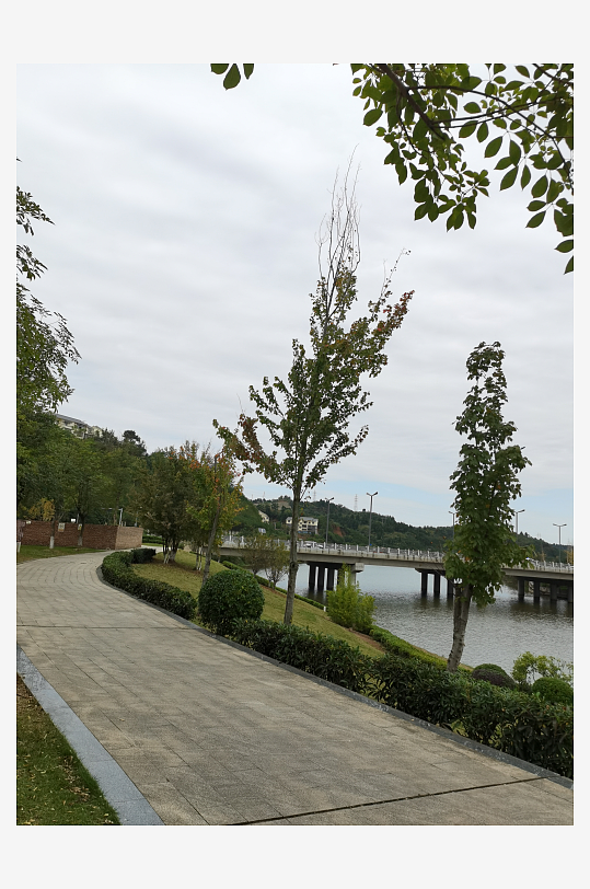 舒适悠闲的城市公园-众图网