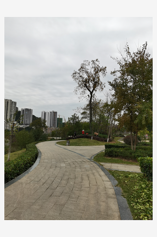 舒适悠闲的城市公园-众图网