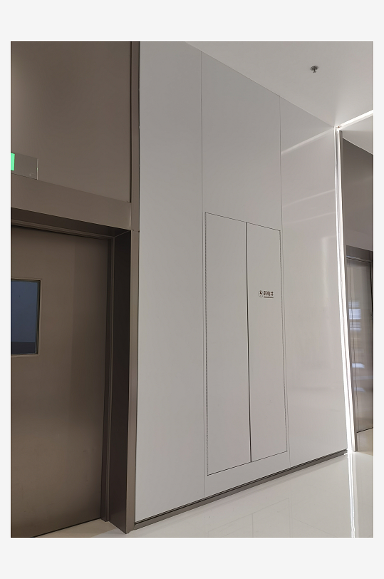 现代风格商场空白墙面-众图网