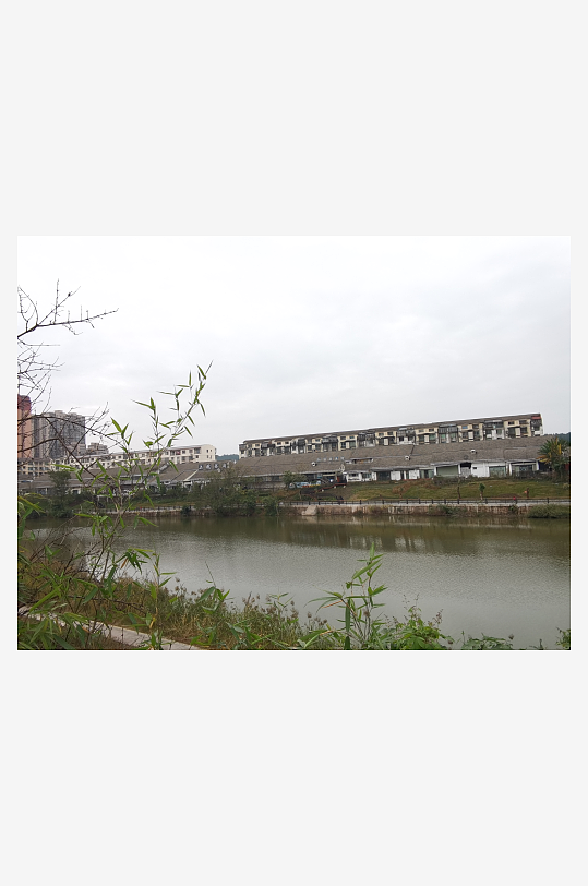 休闲城市河畔风光-众图网