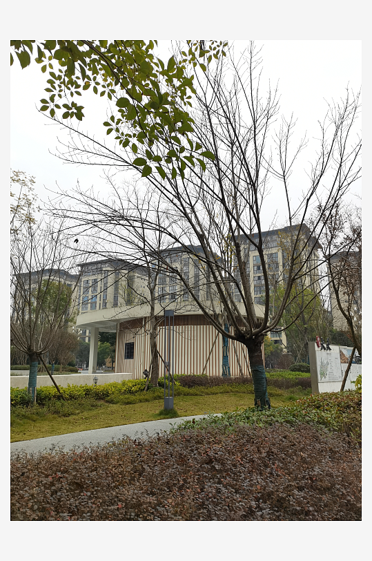 休闲城市小区建筑与绿化环境-众图网