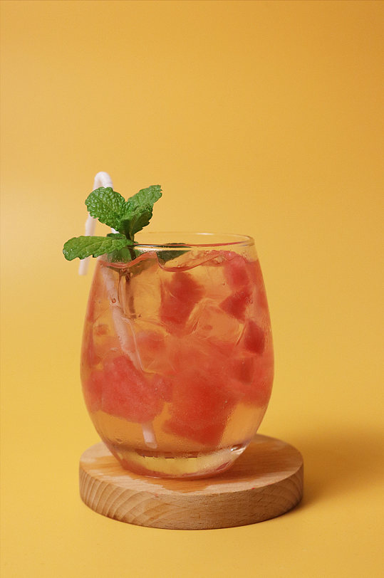西瓜汁水果饮料果茶小清新插图夏季摄影照片