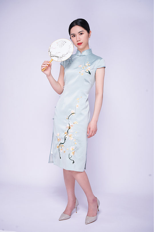 淡雅旗袍女性团扇商业摄影图片照片