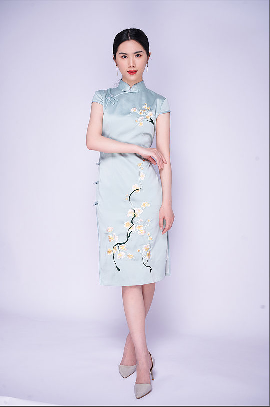 中式素雅旗袍女性人物商业摄影图片照片