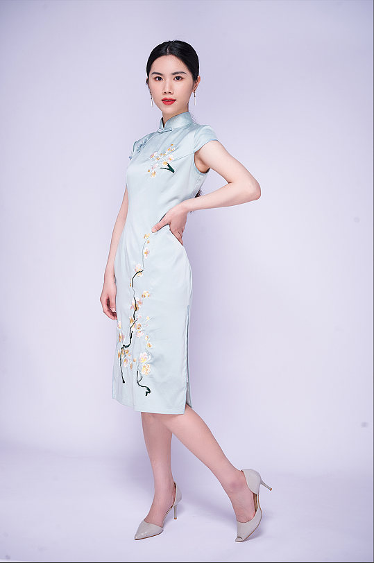 创意国潮旗袍大气女性人物商业摄影图片照片