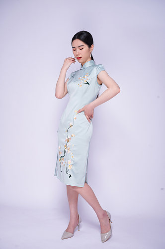 中式典雅旗袍美女手势商业摄影图片国潮旗袍