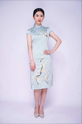 国潮优雅中式旗袍女性站姿商业摄影图片照片