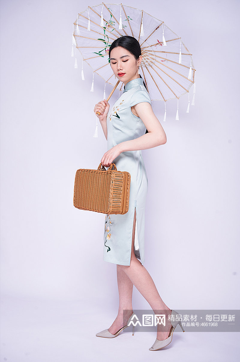 创意旗袍美女提编织篮子商业摄影图片照片素材