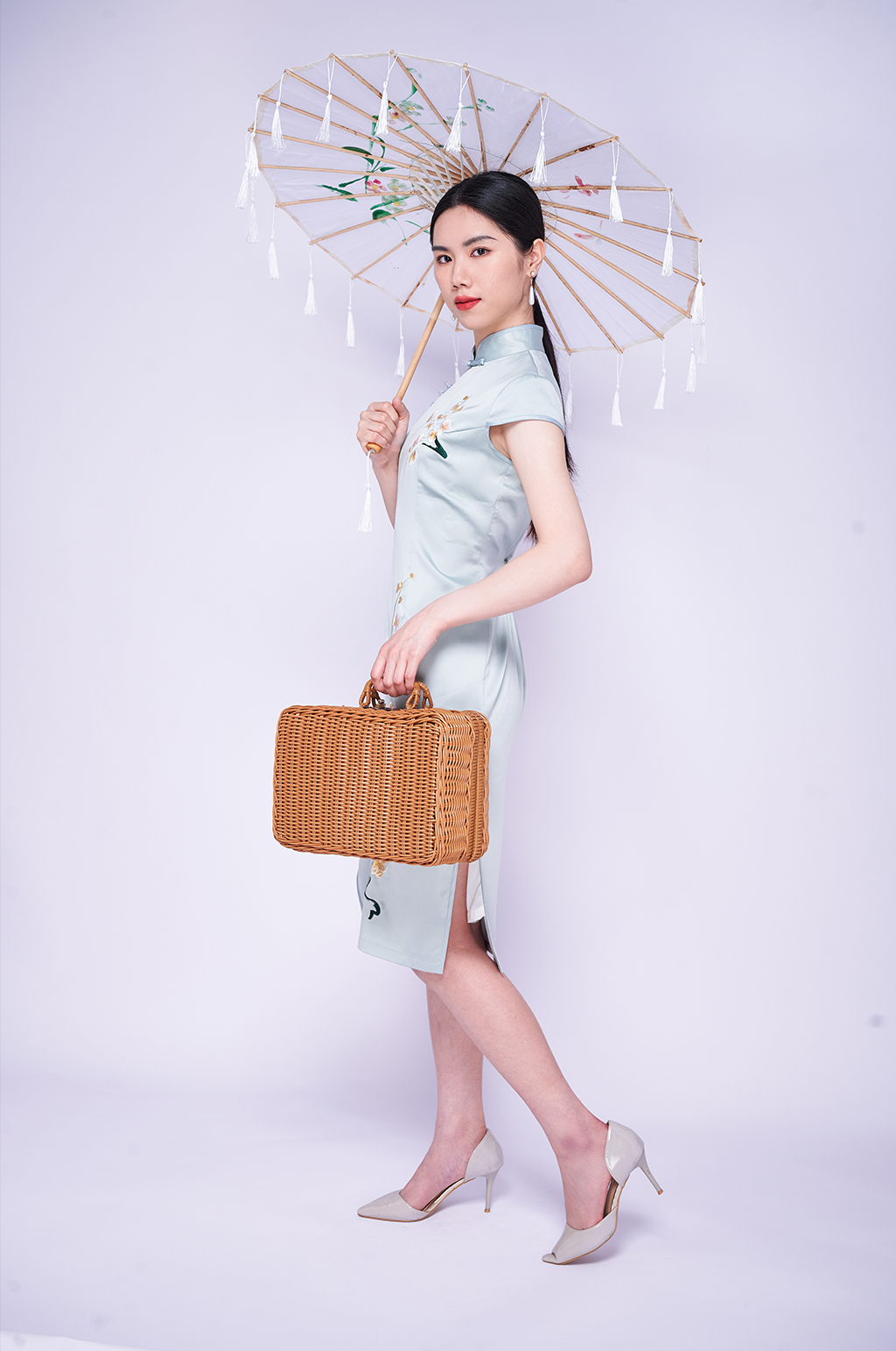 民国旗袍气质女性商业摄影图片照片素材