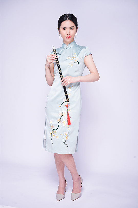 端庄旗袍美女国潮笛子商业摄影图片照片